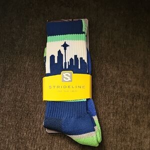 Blue and Green Skyline Crew Socks 💚💙